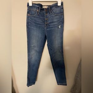 Madewell Size 10 distressed skinny Jeans